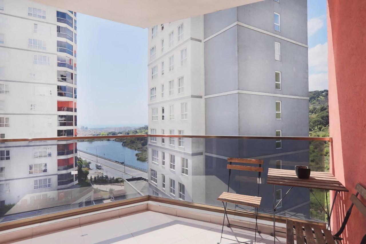 Sea And View In Maltepe Daire *